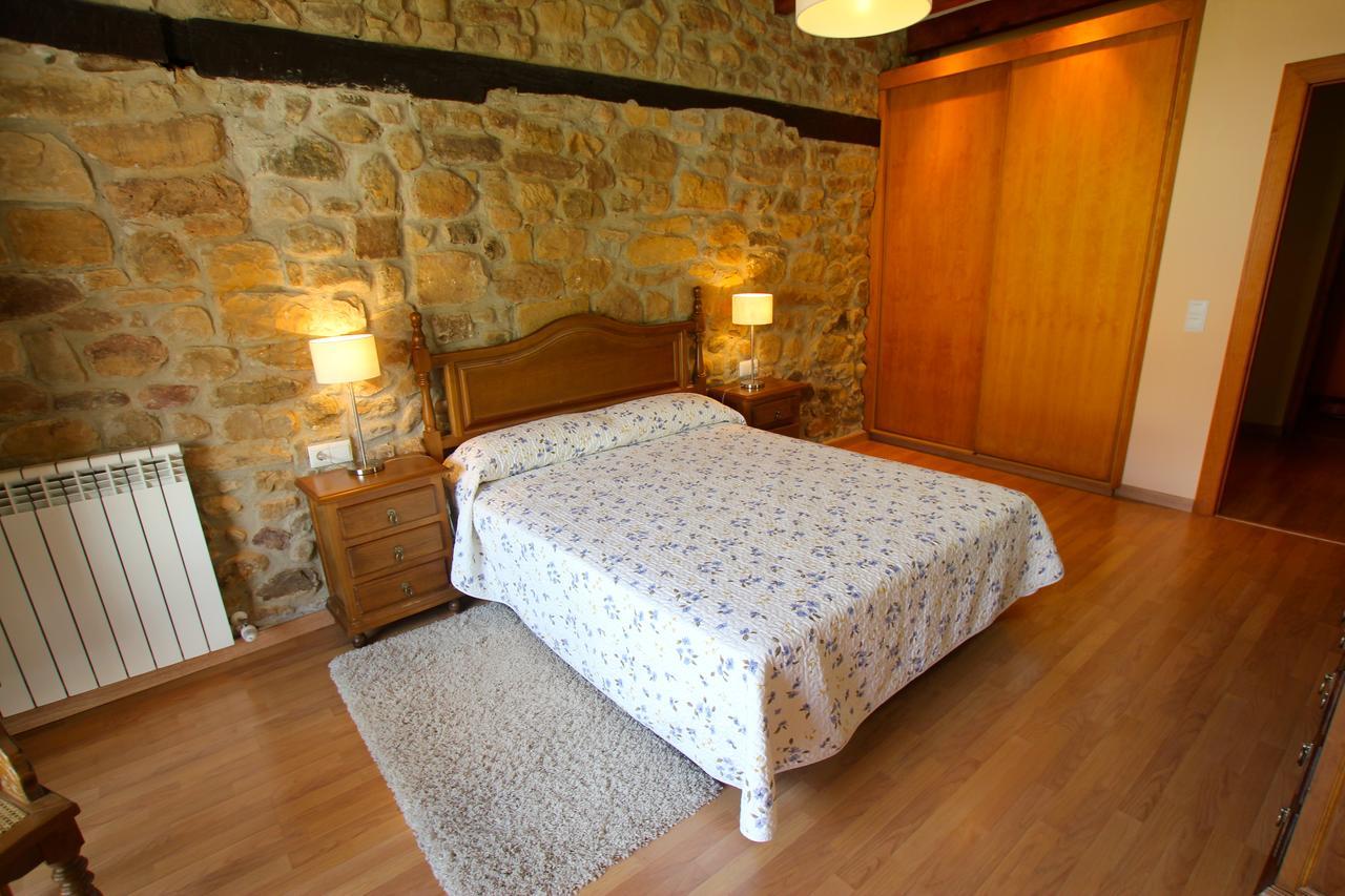 Apartamentos Rurales Pedredo Arenas De Iguna Luaran gambar